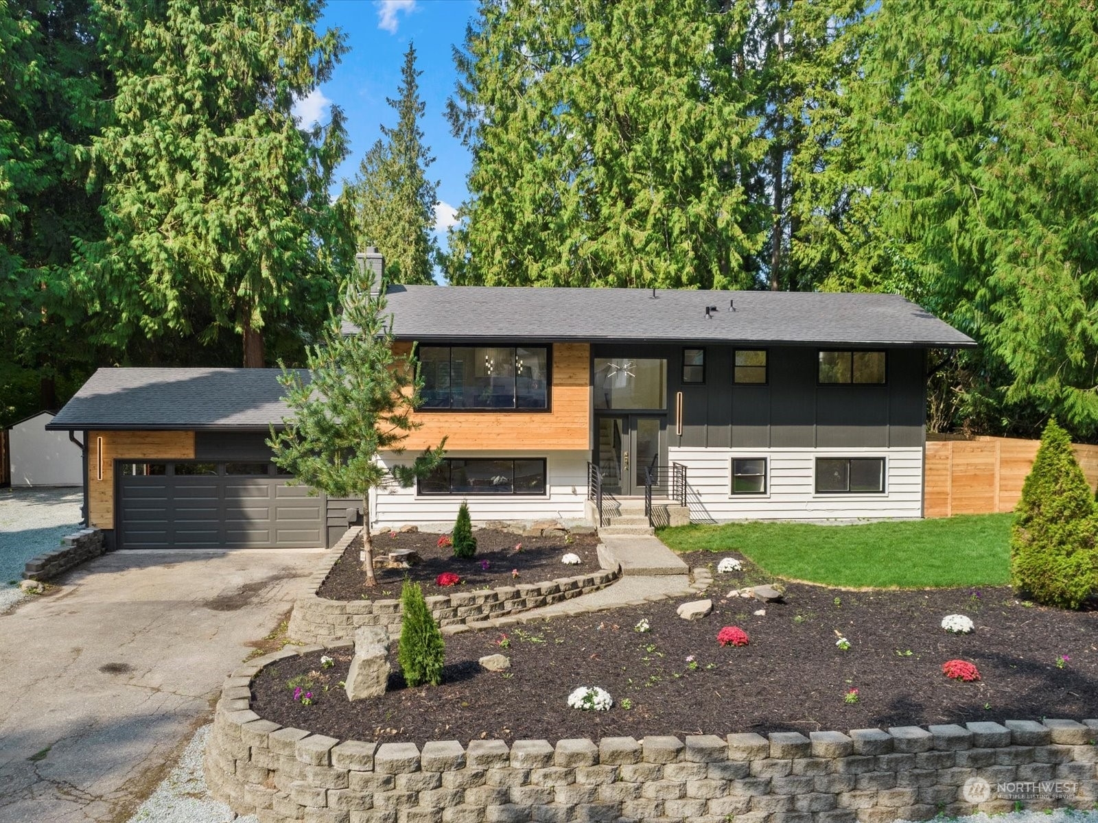 Property Photo:  19132 1st Avenue SE  WA 98012 