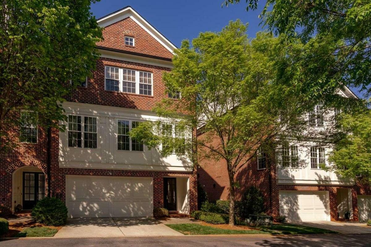 Property Photo: 1301 Lullwater Park Circle GA 30306