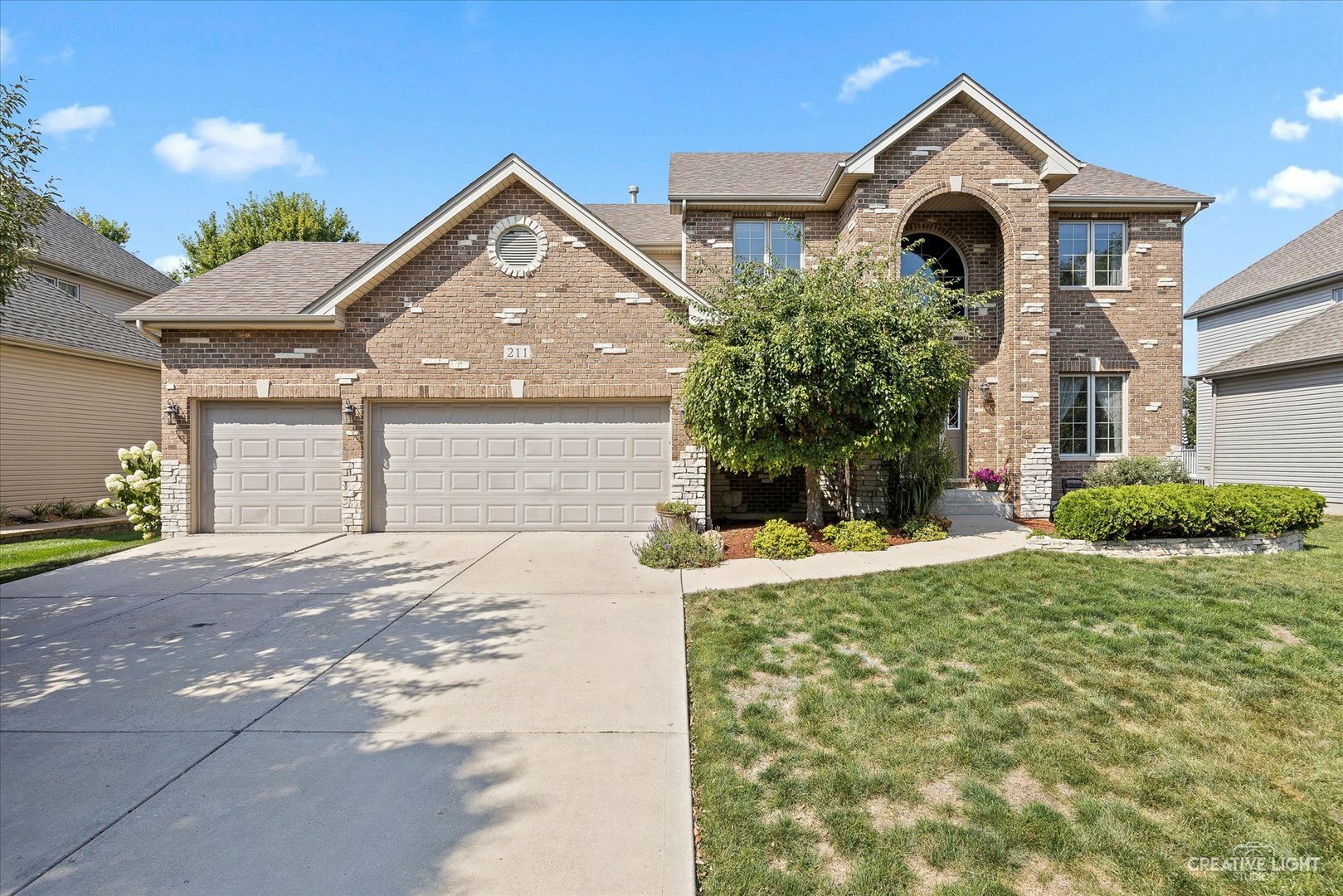 Property Photo:  211 Amherst Circle  IL 60543 