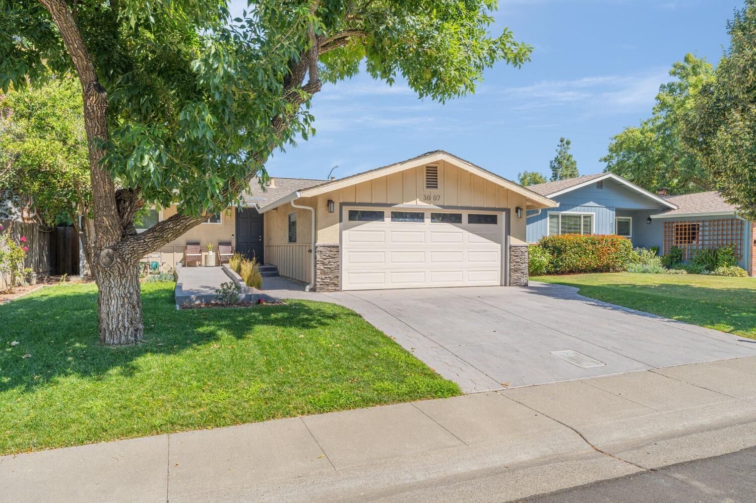 Property Photo: 3007 Bryant Place CA 95618