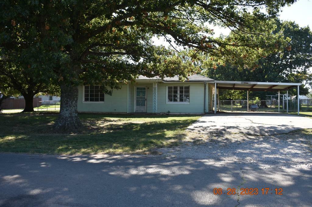 Property Photo: 1201 N Brunson Avenue OK 74864