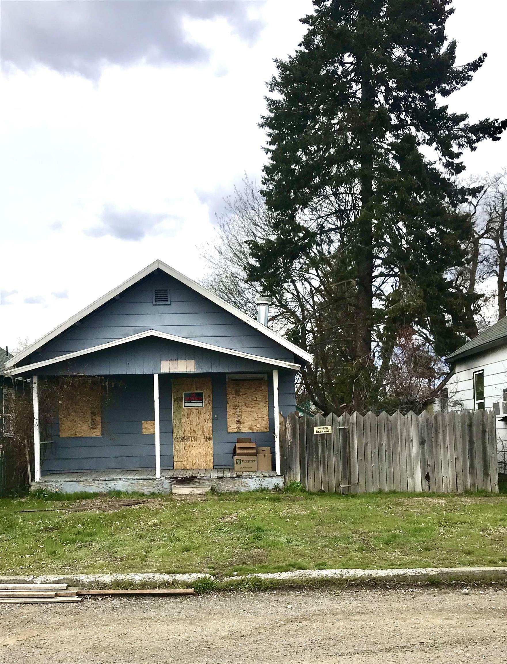 Property Photo: 1519 E Boone Ave WA 99202