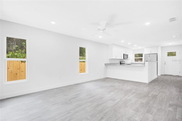 Property Photo: 3652 Glover Lane FL 32703