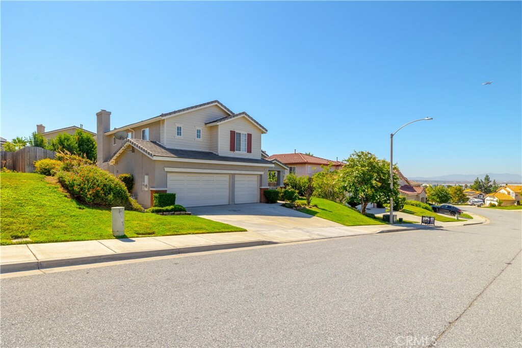 Property Photo:  11382 Chaucer Street  CA 92557 
