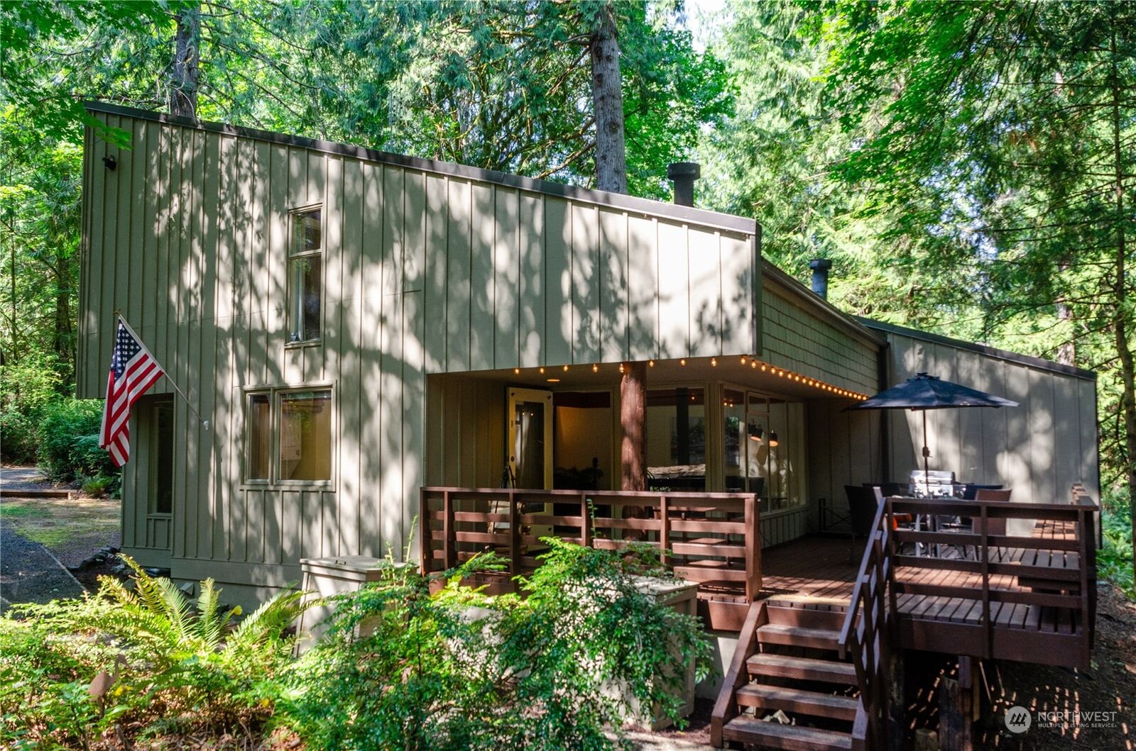Property Photo:  741 E Promontory Road  WA 98584 