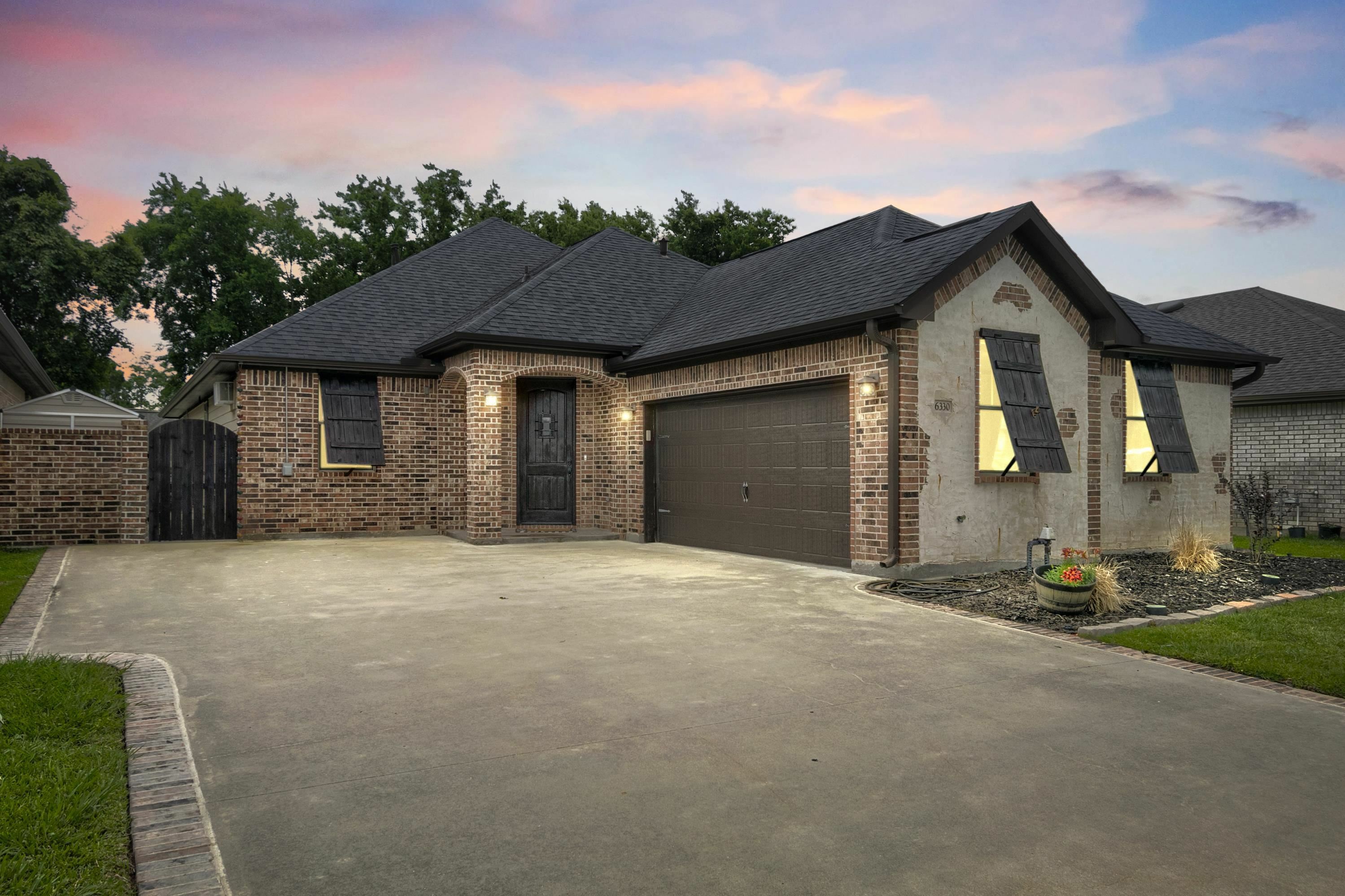 Property Photo:  6330 Highpoint Avenue  TX 77708 