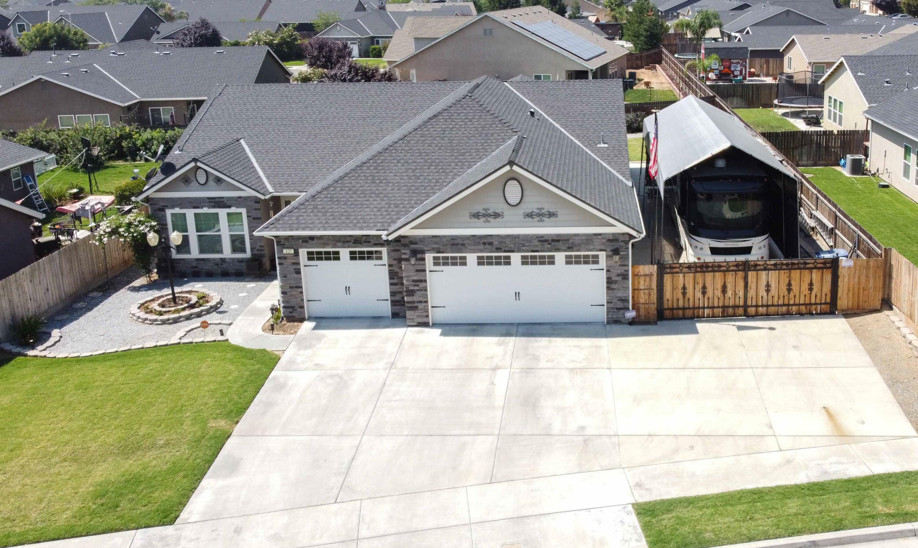 425 Montana De Oro Street  Tulare CA 93274 photo