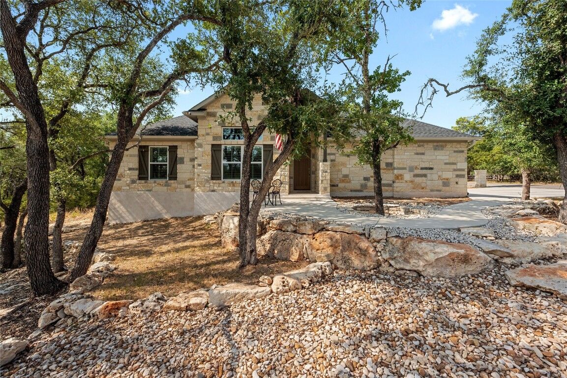 Property Photo: 32 Crazy Cross Road TX 78676