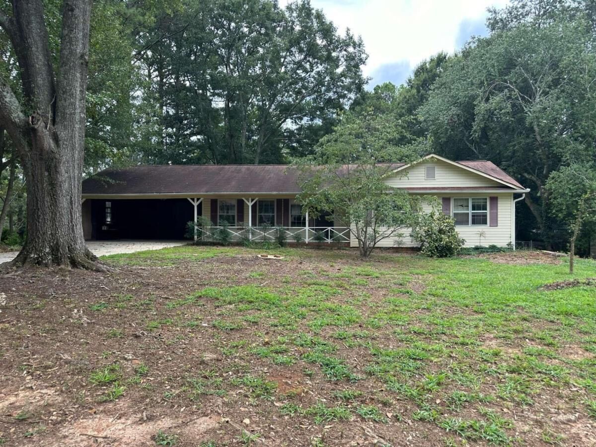 Property Photo: 2423 Wales Drive GA 30106