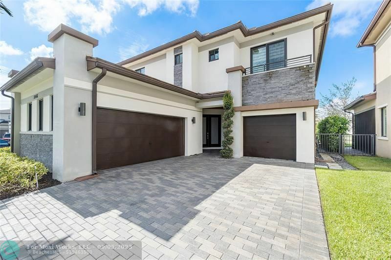 Property Photo: 10466 Waves Way FL 33076