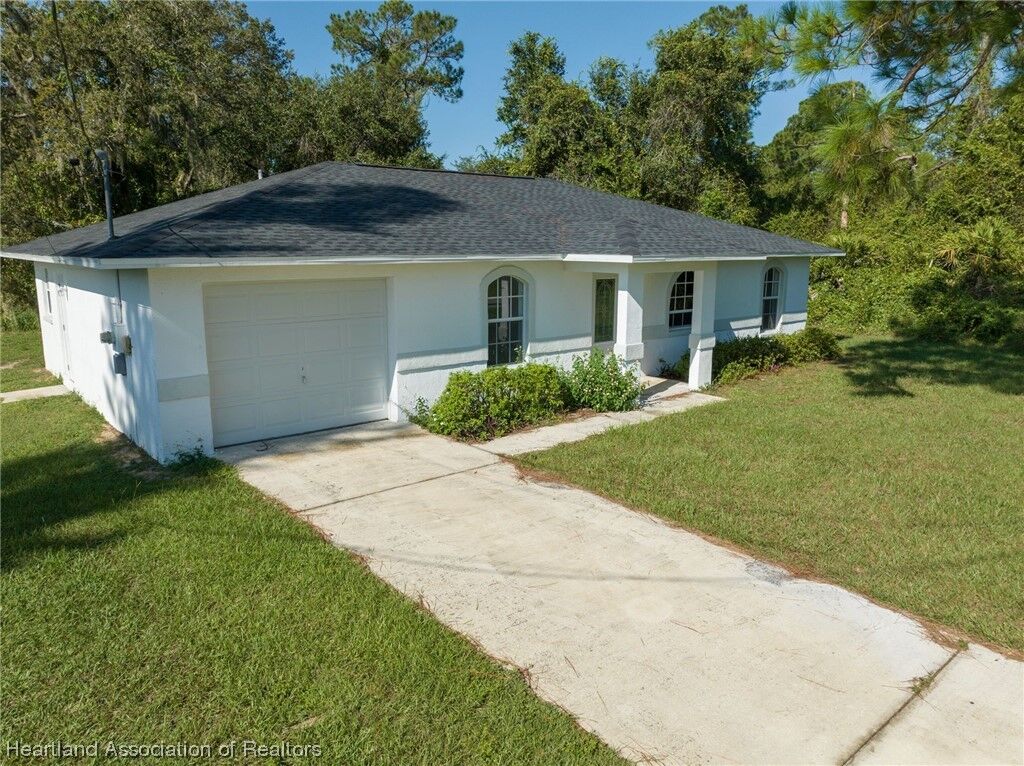 Property Photo:  2921 Mullet Avenue  FL 33870 
