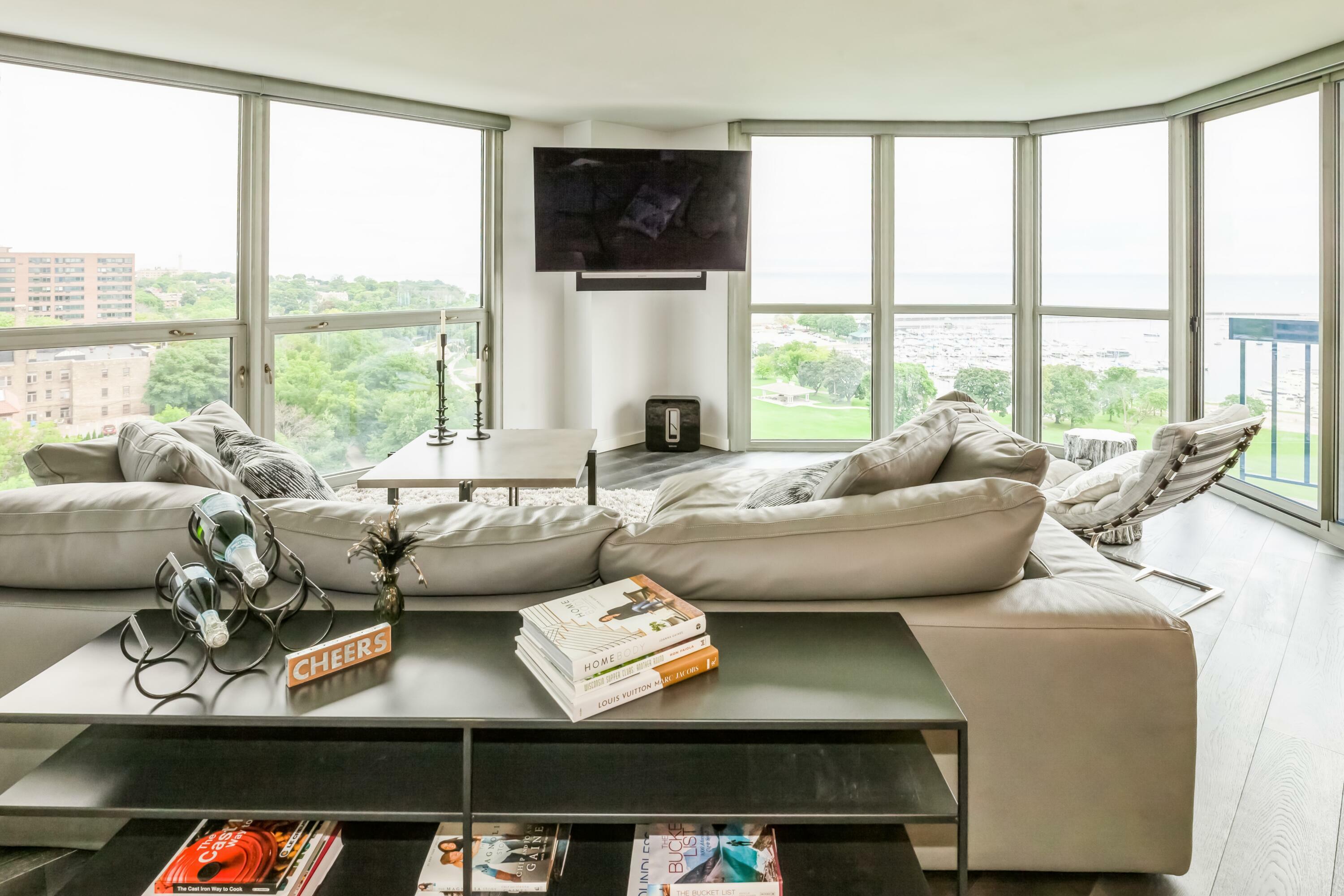 Property Photo: 1660 N Prospect Ave 1010 WI 53202