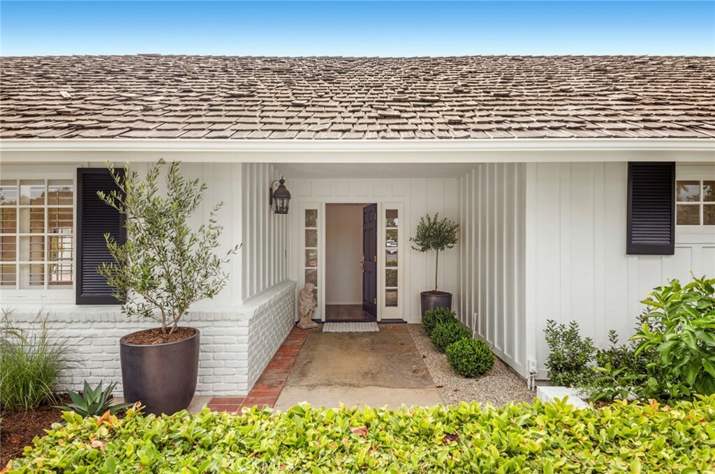 Property Photo: 1529 Lincoln Lane CA 92660