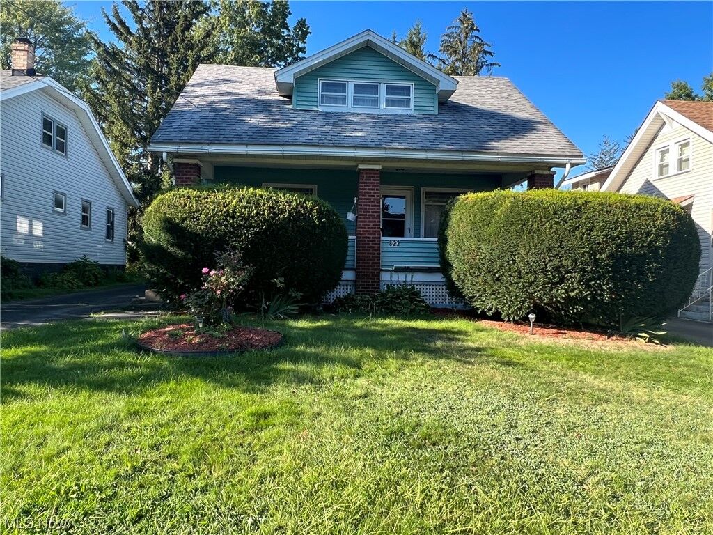 Property Photo:  822 Woodford Avenue  OH 44511 