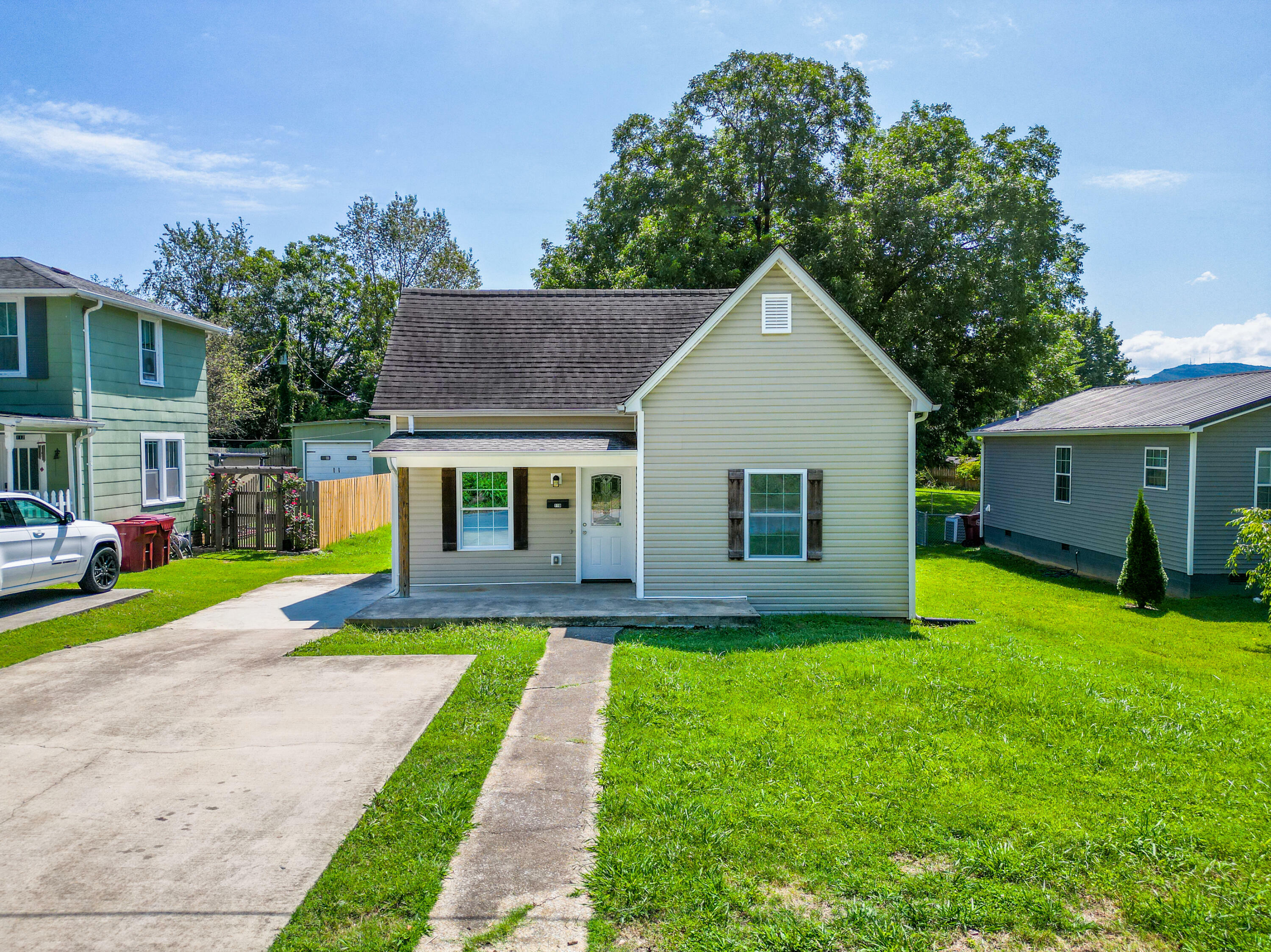 Property Photo:  110 East 10th Avenue  TN 37601 