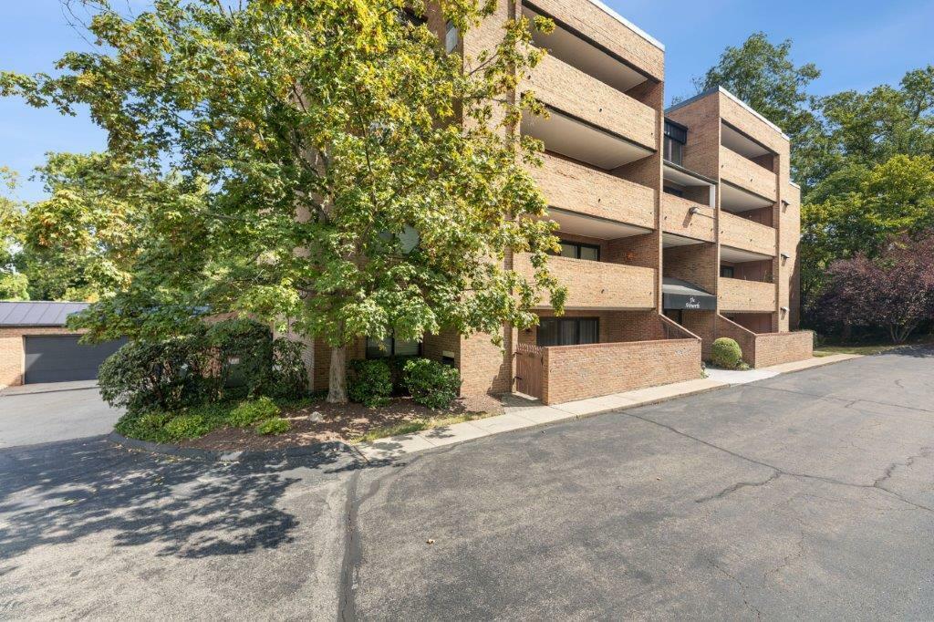 3646 Ashworth Dr 202  Cincinnati OH 45208 photo