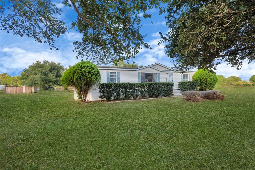 Property Photo: 6893 Grace Lane TX 77474