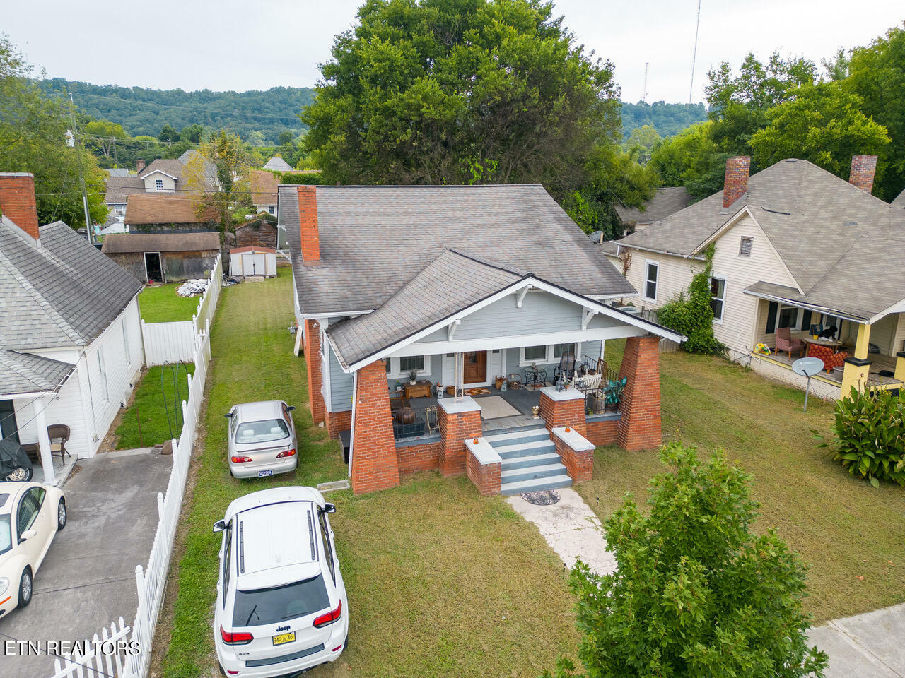 Property Photo:  411 E Burwell Ave  TN 37917 