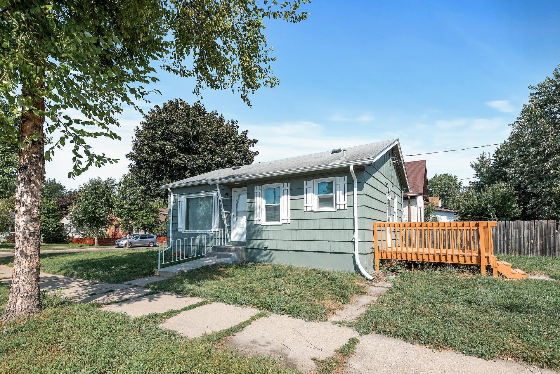 Property Photo: 2900 Logan Avenue N MN 55411