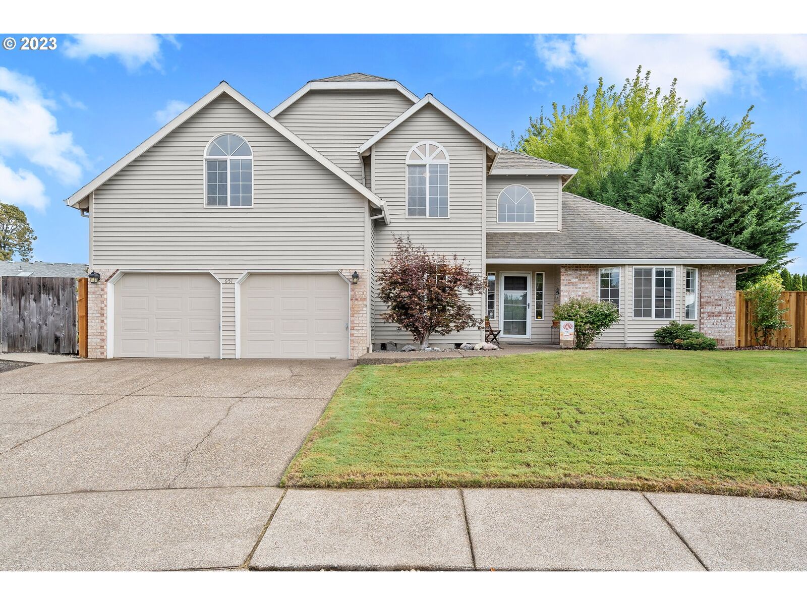 MLS#23541937: 651 NE Kathleen Ct, Hillsboro, OR 97124