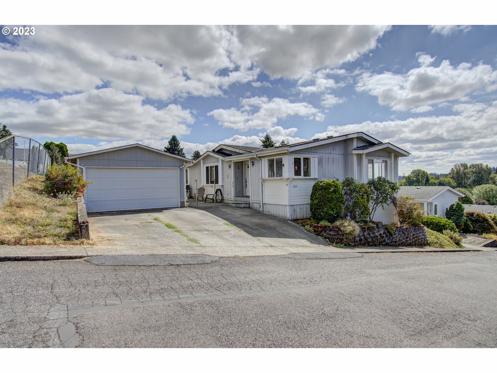 Property Photo: 1317 W C Ave WA 98629