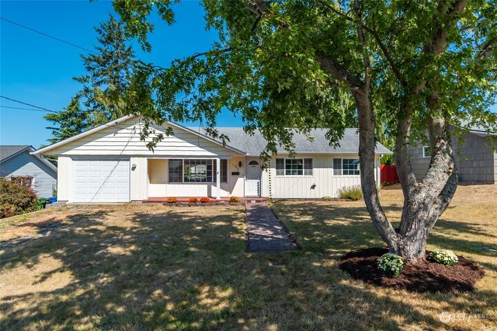 Property Photo:  1580 NE 1st Avenue  WA 98277 