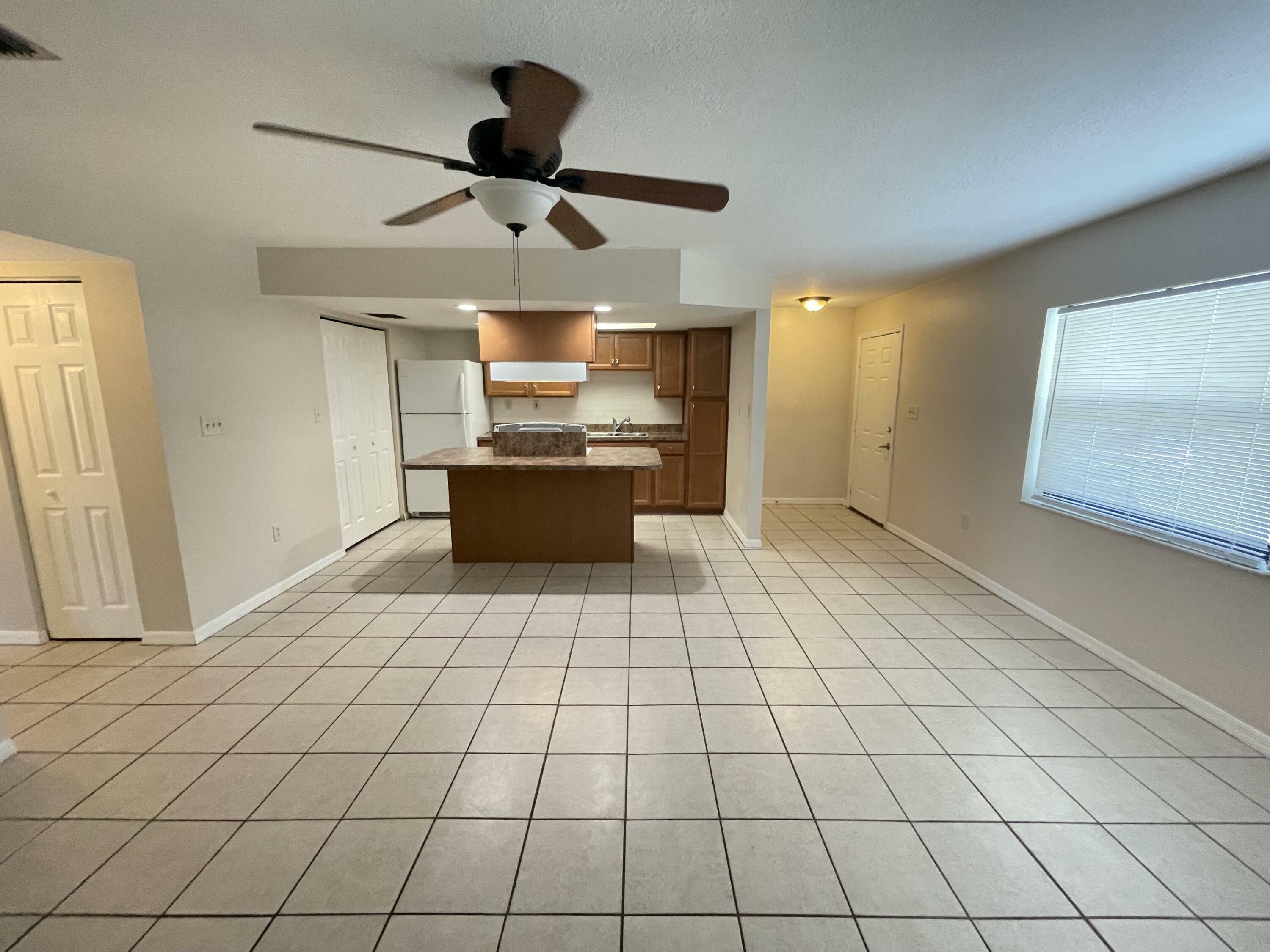 Property Photo: 1206 Carlton Court 101 FL 34949
