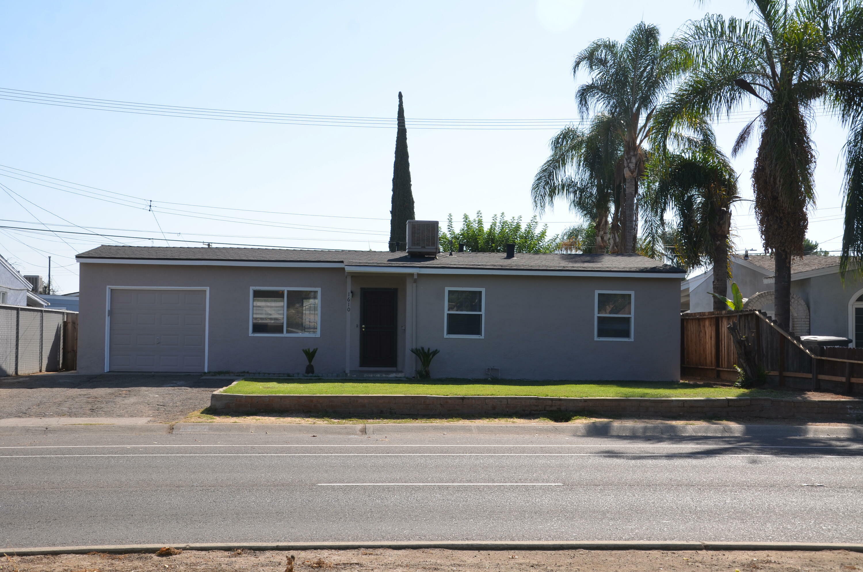 Property Photo:  1610 N Mooney Boulevard  CA 93291 