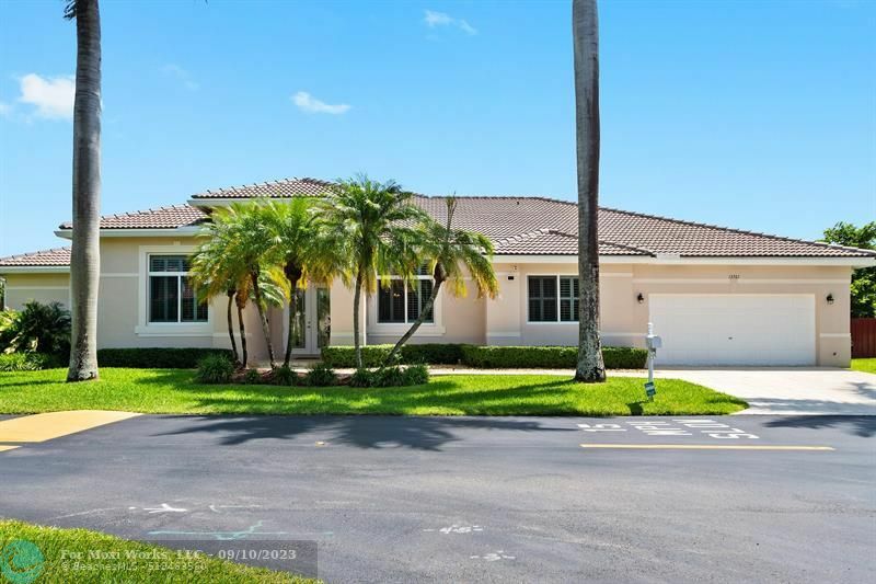 Property Photo:  13761 SW 84th Ct  FL 33158 