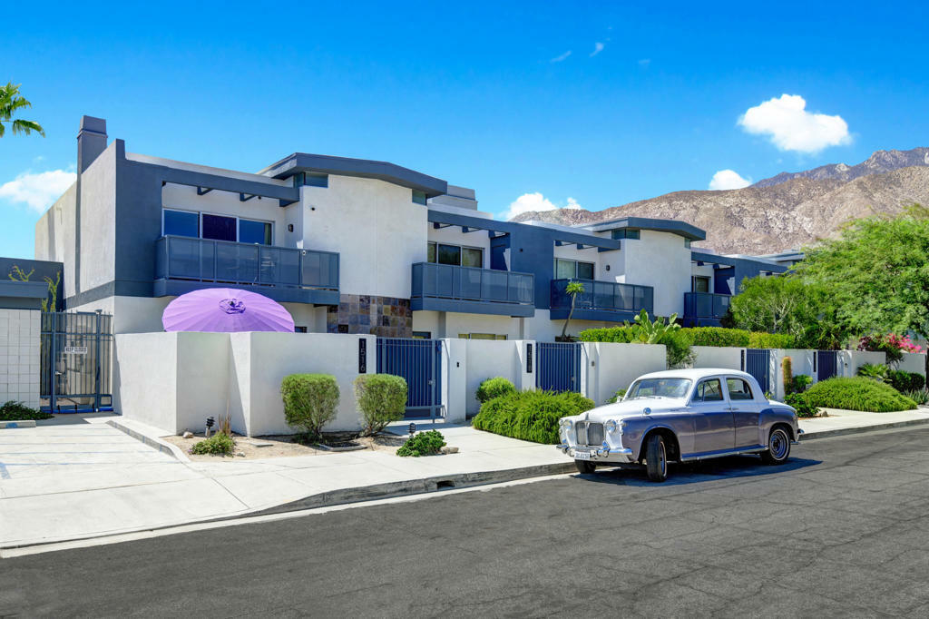 Property Photo: 1516 N Via Miraleste CA 92262