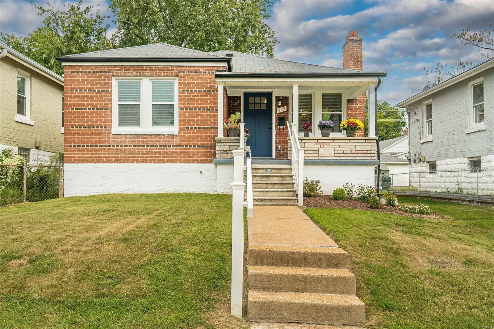 Property Photo:  409 Jett Avenue  MO 63125 