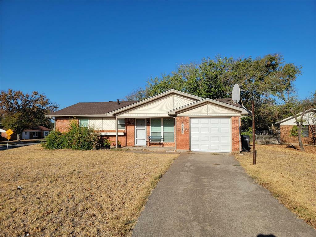 Property Photo:  6251 Shadydell Drive  TX 76135 