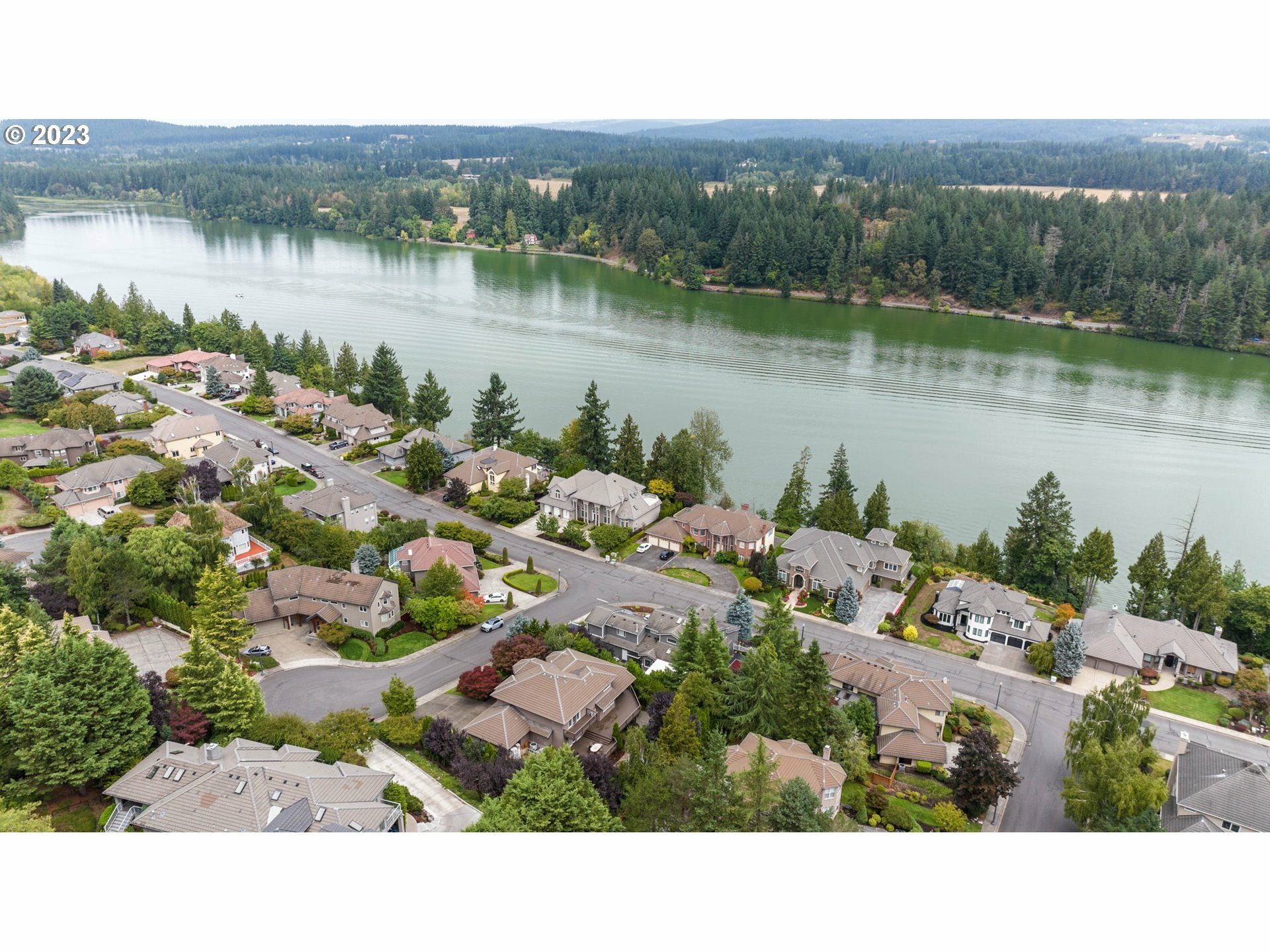 Property Photo: 4810 NW Quartz Ct WA 98607