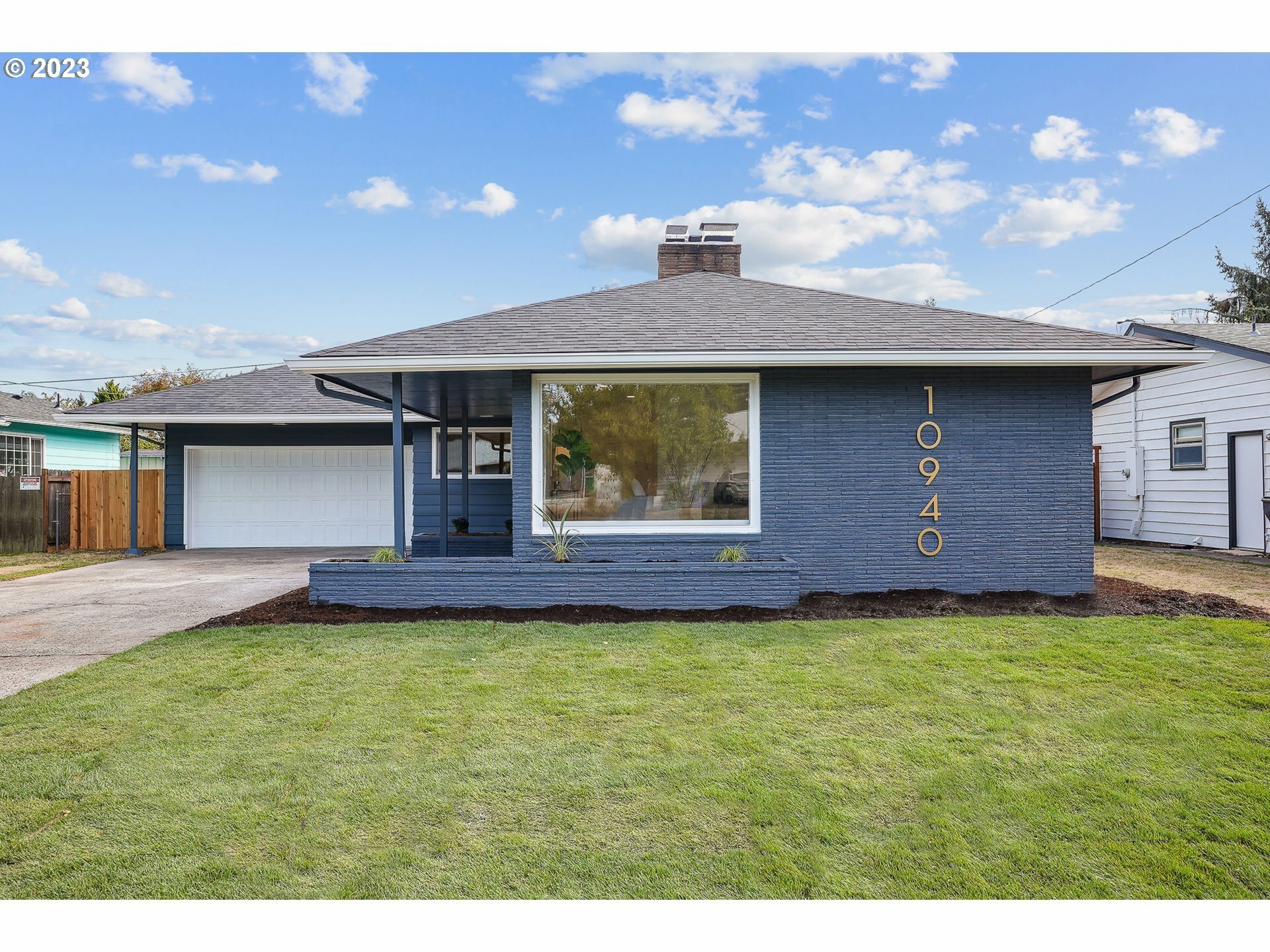 10940 NE Flanders St  Portland OR 97220 photo