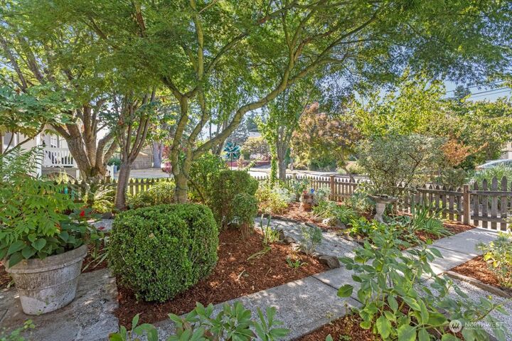 Property Photo:  3422 40th Avenue SW  WA 98116 