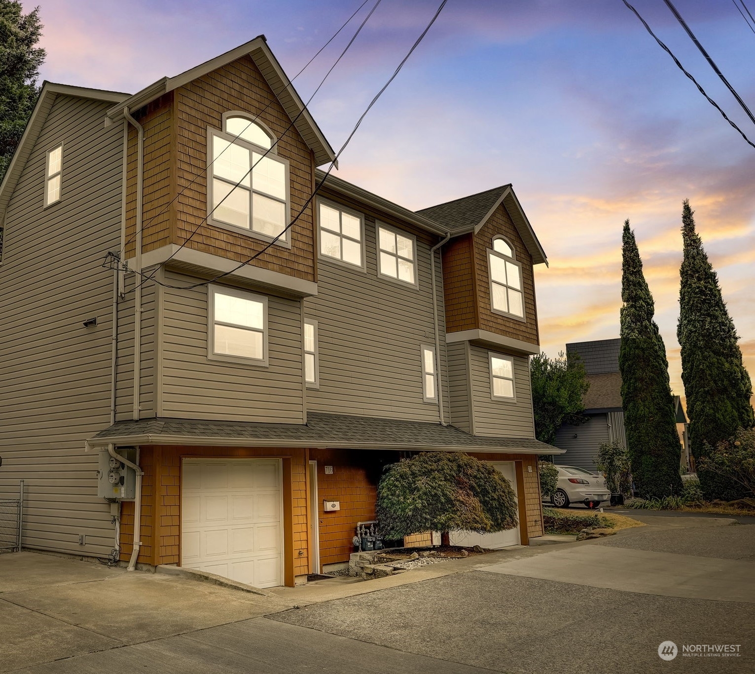 Property Photo:  716 McGraw Street  WA 98109 