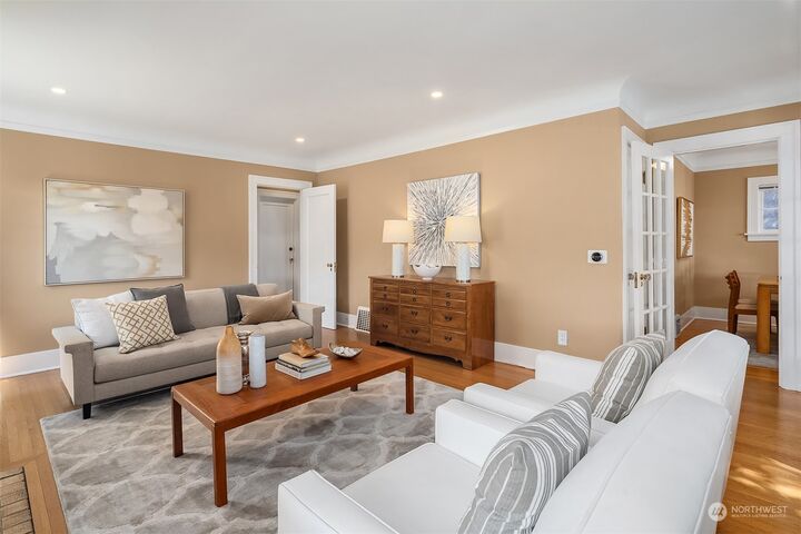 Property Photo:  16 W Garfield Street  WA 98119 