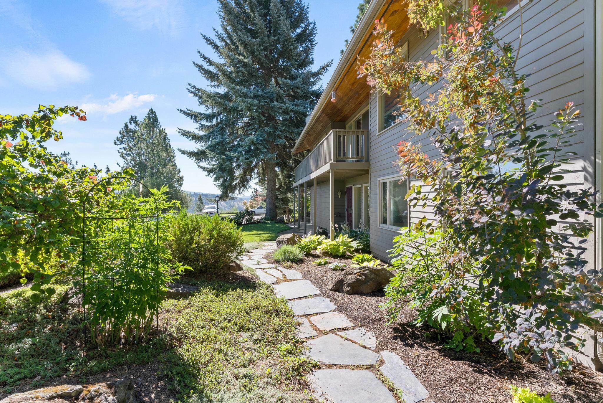 Property Photo: 1918 S Audubon Ct WA 99224