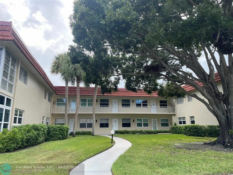 Property Photo: 26 Pine Arbor 205 FL 32962