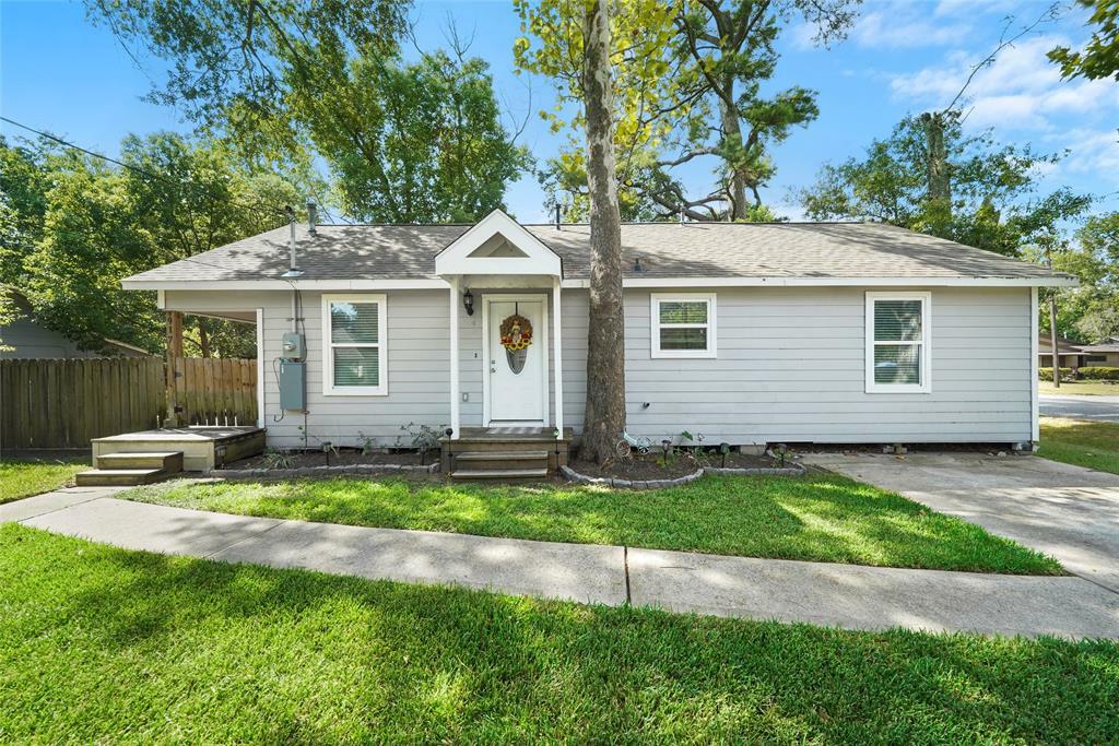 Property Photo: 917 W Snyder Street TX 77511