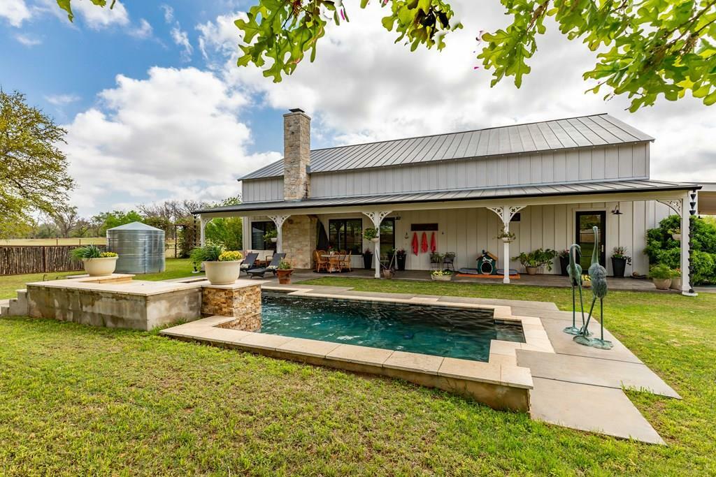 Property Photo: 753 Lonesome Trail TX 78624