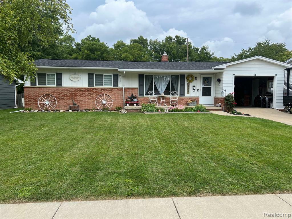 Property Photo:  8506 Chesterfield  MI 48473 