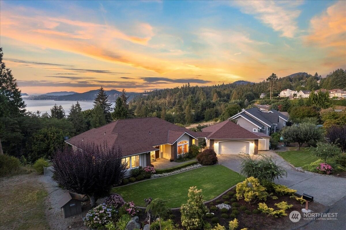 House for sale in Anacortes 14148 Madrona, Anacortes, WA 98221