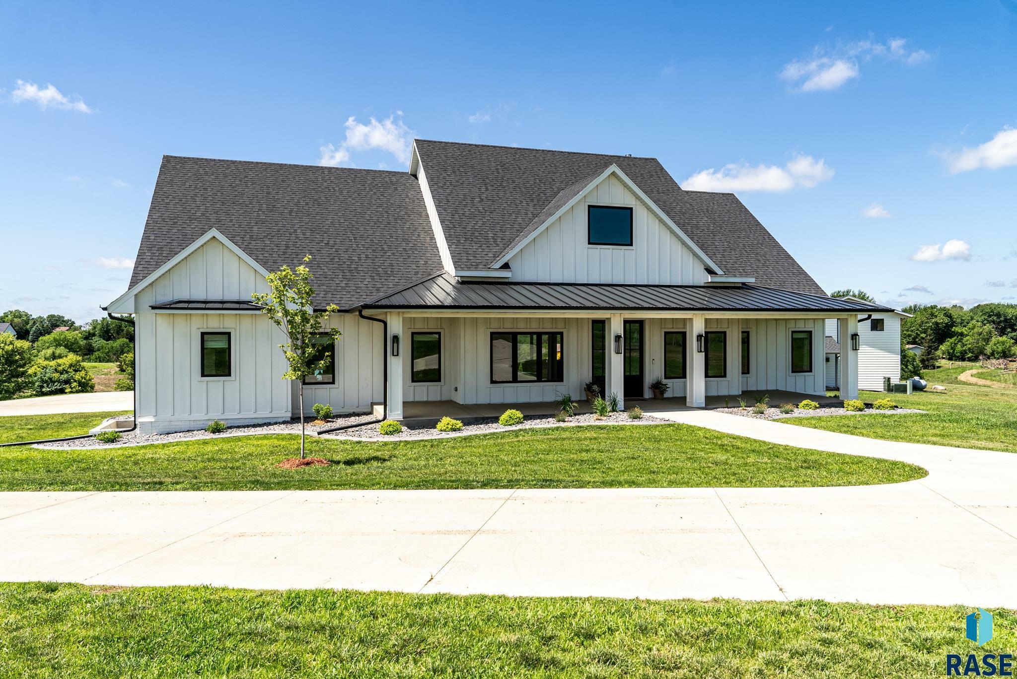 Property Photo: 617 N Chestnut Blvd SD 57005