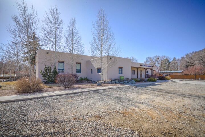 Property Photo:  522 Paseo Del Pueblo Norte  NM 87571 