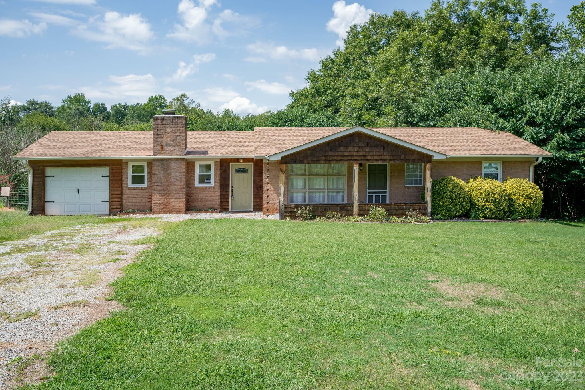 Property Photo:  109 Forestway Drive  NC 28120 