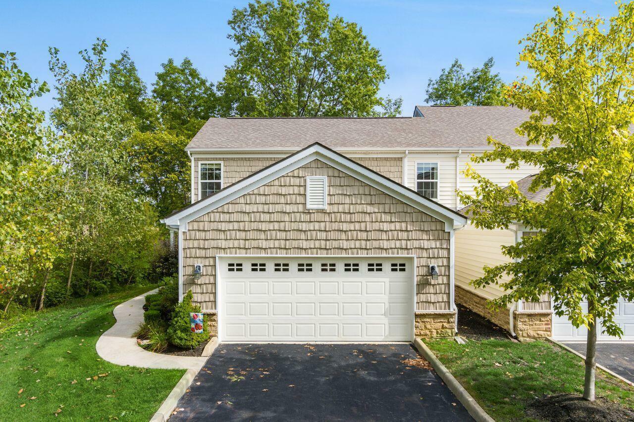 Property Photo: 6204 Albany Brooke Drive OH 43081
