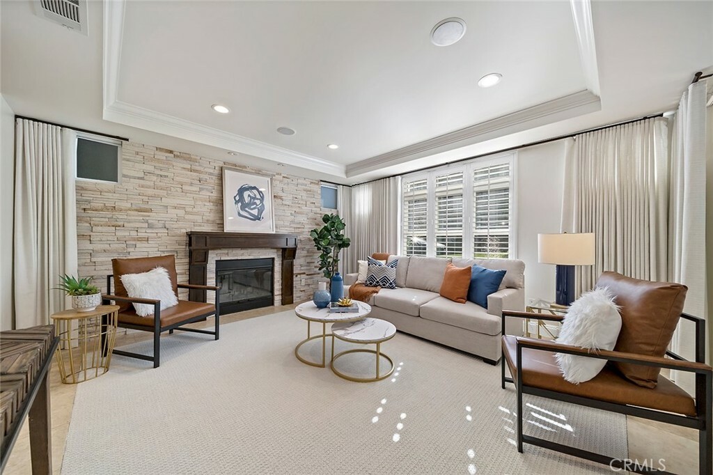 Property Photo: 2230 Molino Avenue CA 90755