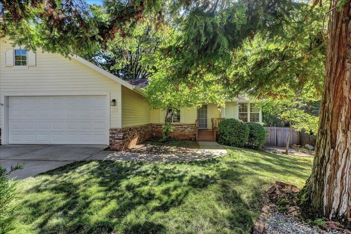 110 Woodcrest Way  Grass Valley CA 95945 photo