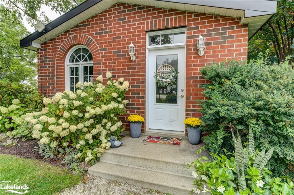 Property Photo: 268 Fox Ridge Road ON N0H1J0